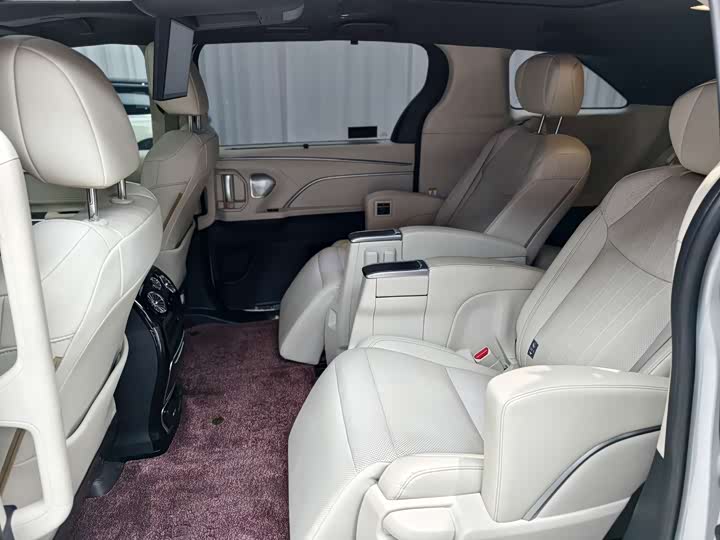 Фото 6 - Toyota Sienna