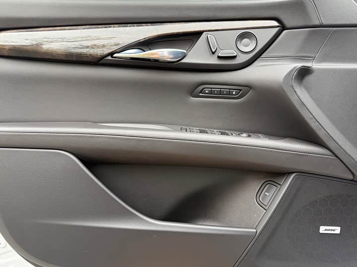 Фото 8 - Cadillac CT6