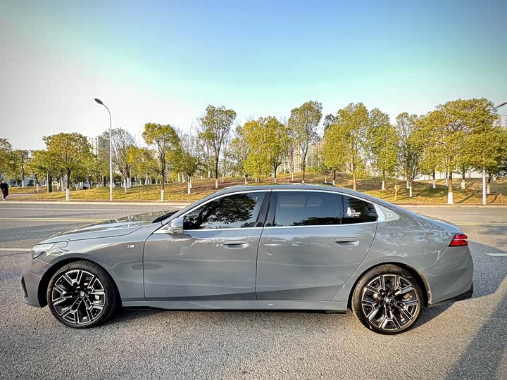 Фото 4 - BMW 5 Series