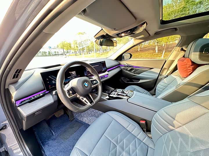 Фото 9 - BMW 5 Series