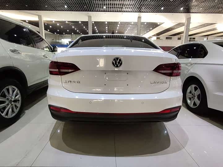 Фото 4 - Volkswagen Lavida