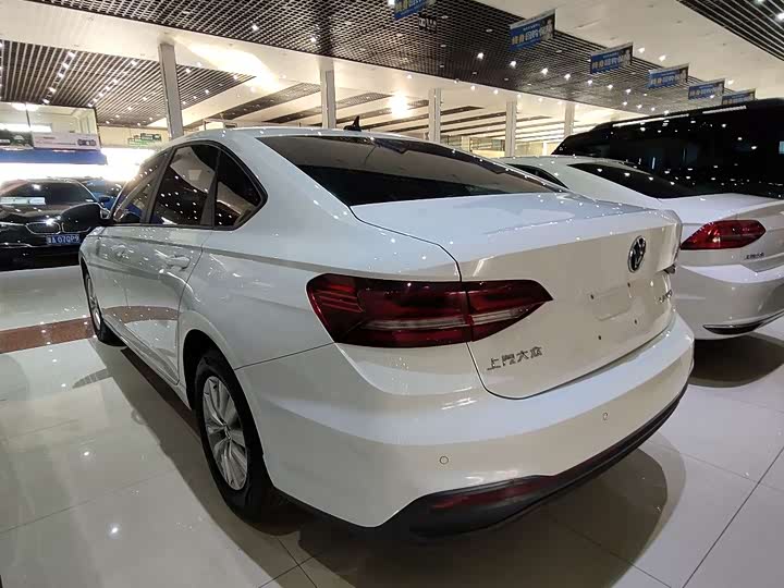 Фото 5 - Volkswagen Lavida