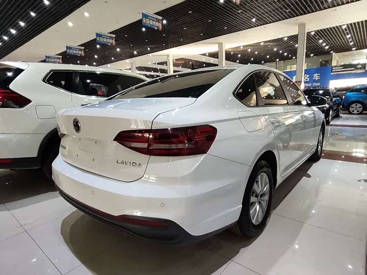 Фото 6 - Volkswagen Lavida