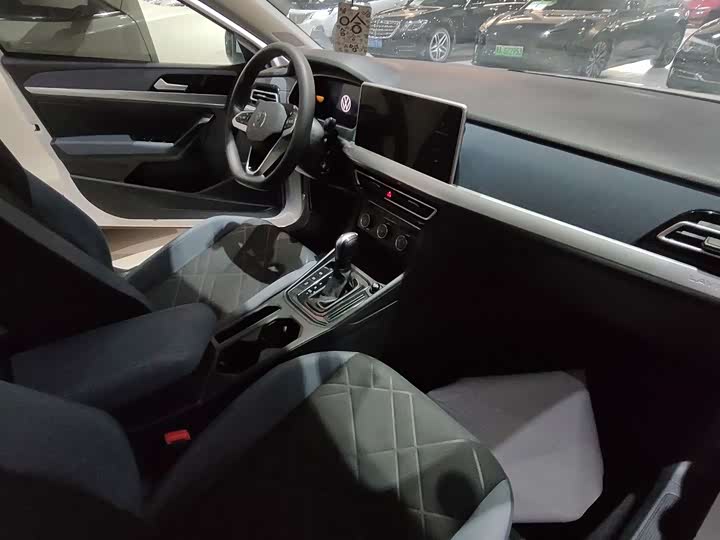 Фото 9 - Volkswagen Lavida