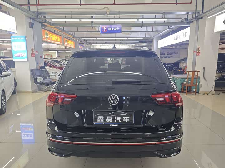 Фото 7 - Volkswagen Tiguan L Pro