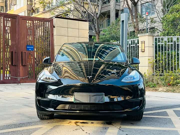 Фото 2 - Tesla Model Y