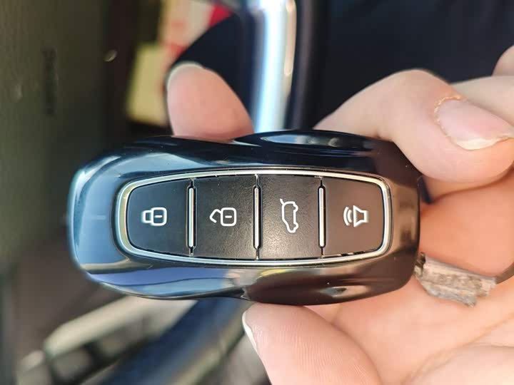 Фото 9 - Ford Equator Sport