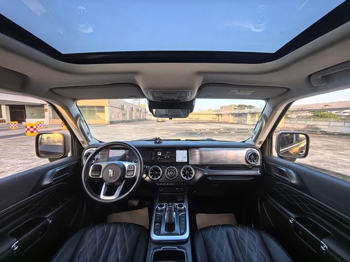 Фото 7 - Tank 300