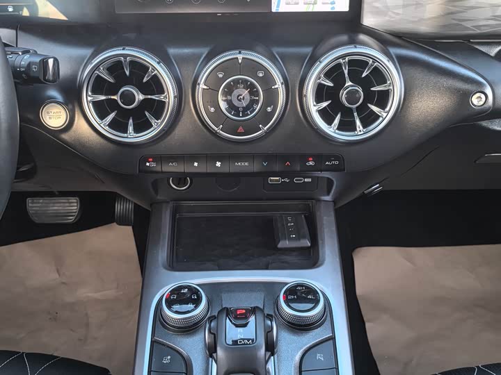 Фото 9 - Tank 300