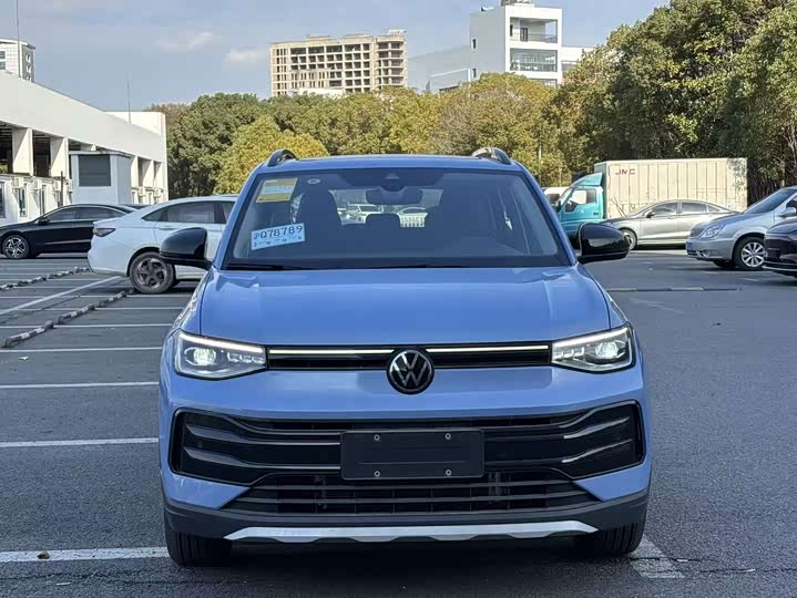 Фото 3 - Volkswagen Tharu