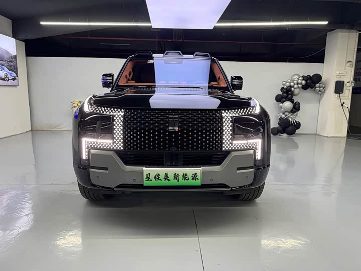 Фото 2 - BYD Yangwang U8