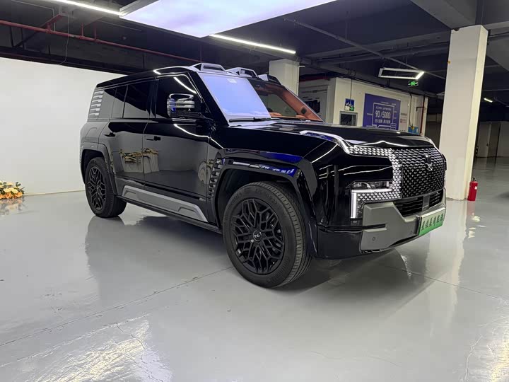 Фото 3 - BYD Yangwang U8