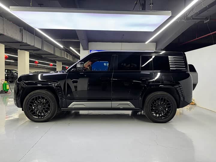 Фото 4 - BYD Yangwang U8