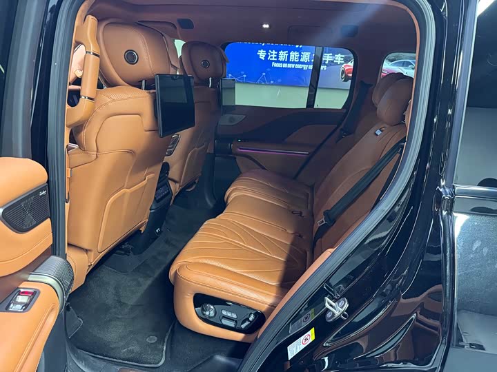 Фото 7 - BYD Yangwang U8