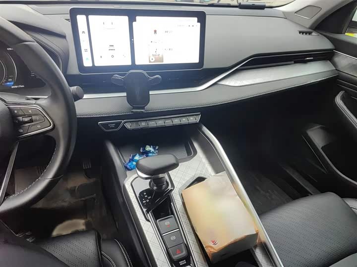 Фото 6 - Geely Preface