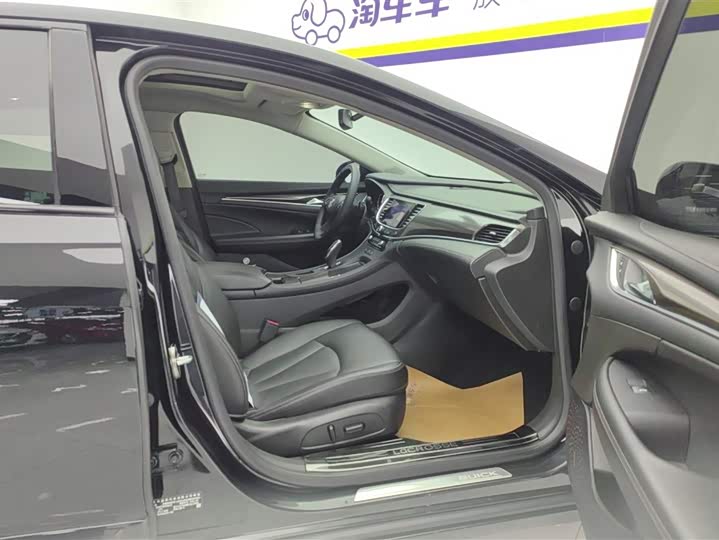 Фото 8 - Buick LaCrosse