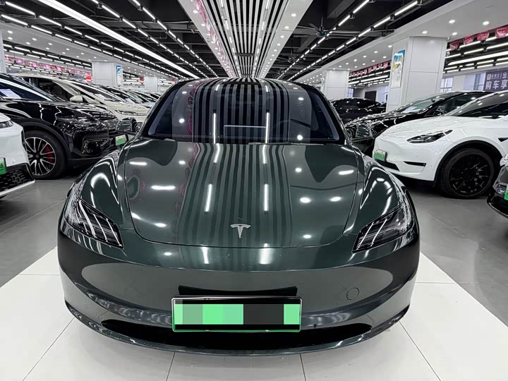 Фото 2 - Tesla Model 3