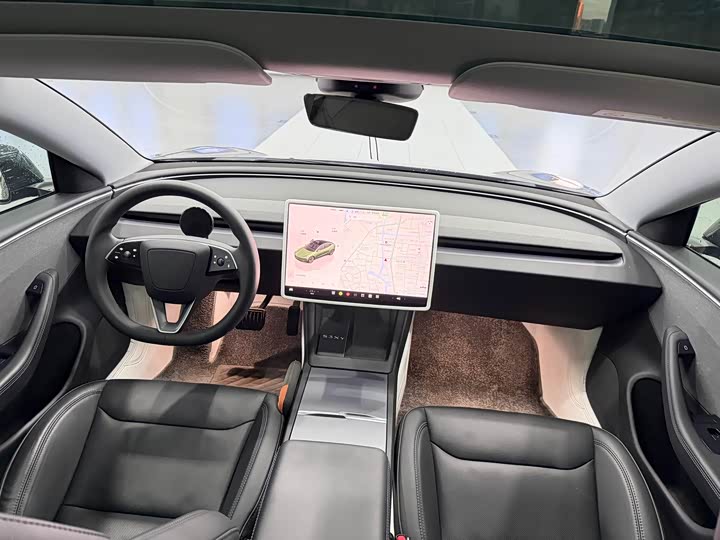 Фото 4 - Tesla Model 3