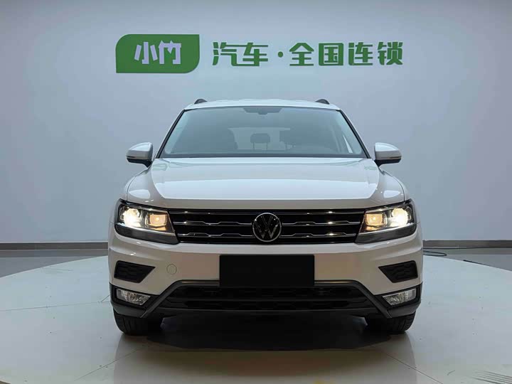 Фото 2 - Volkswagen Tiguan L Pro