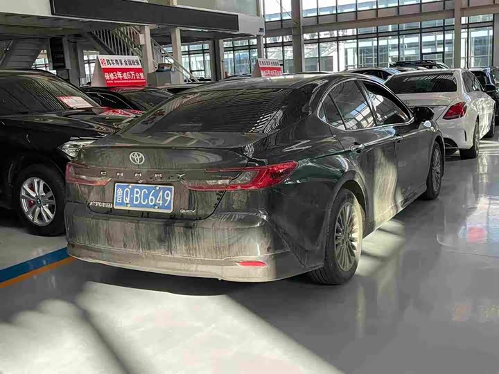 Фото 5 - Toyota Camry