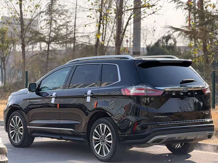 Фото 7 - Ford Edge