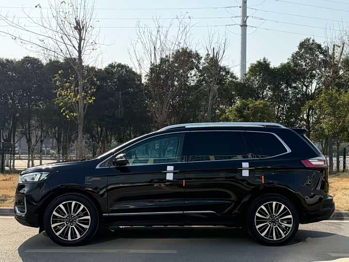 Фото 8 - Ford Edge