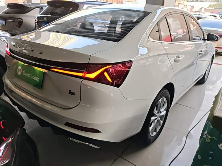 Фото 7 - Roewe i5