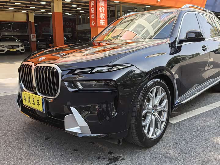 Фото 2 - BMW X7