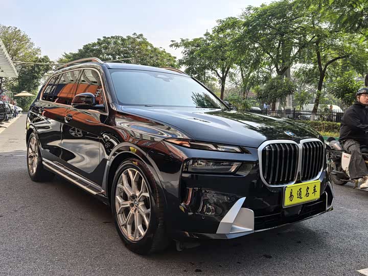 Фото 5 - BMW X7