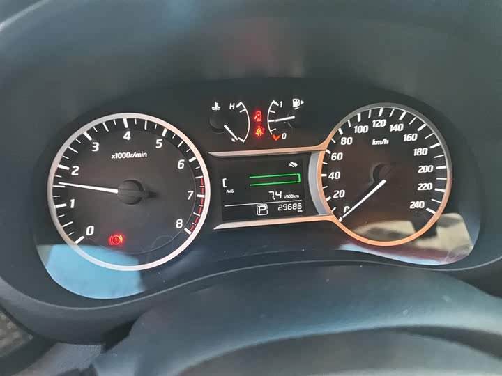 Фото 4 - Nissan Lannia