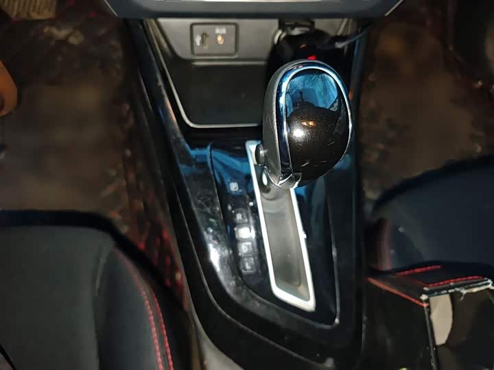 Фото 7 - Nissan Lannia