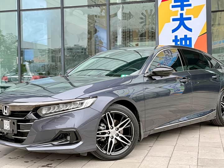 Фото 2 - Honda Accord