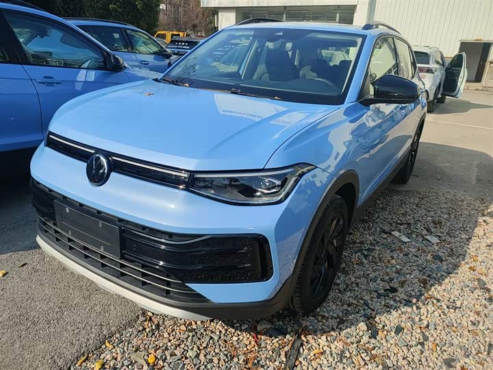 Фото 2 - Volkswagen Tharu