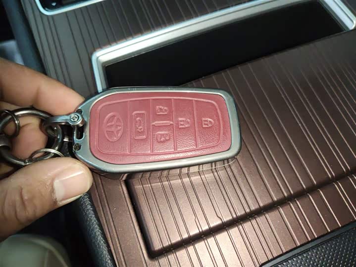 Фото 9 - Toyota Granvia