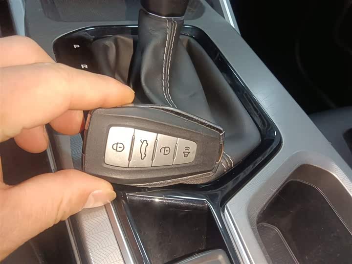 Фото 9 - Geely Emgrand