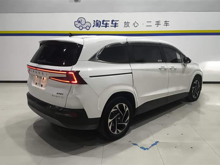 Фото 3 - Hyundai Custo