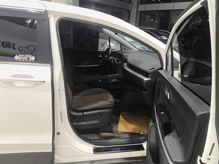 Фото 8 - Hyundai Custo