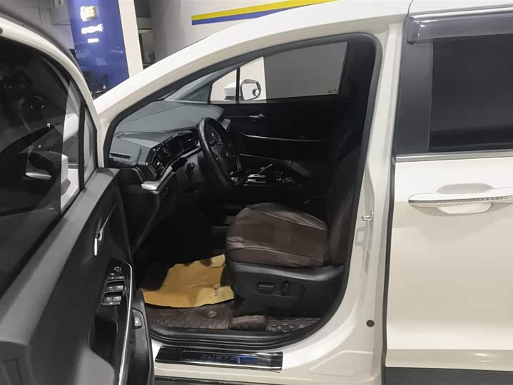 Фото 9 - Hyundai Custo