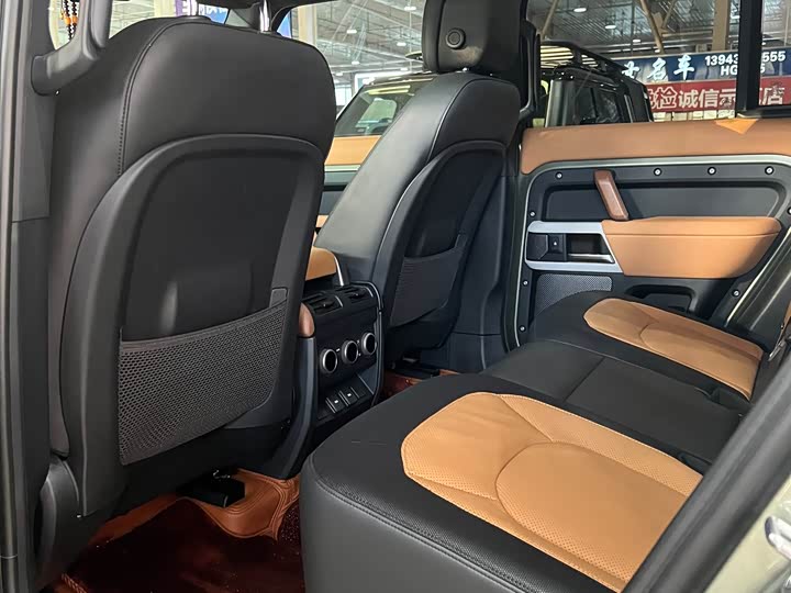 Фото 6 - Land Rover Defender