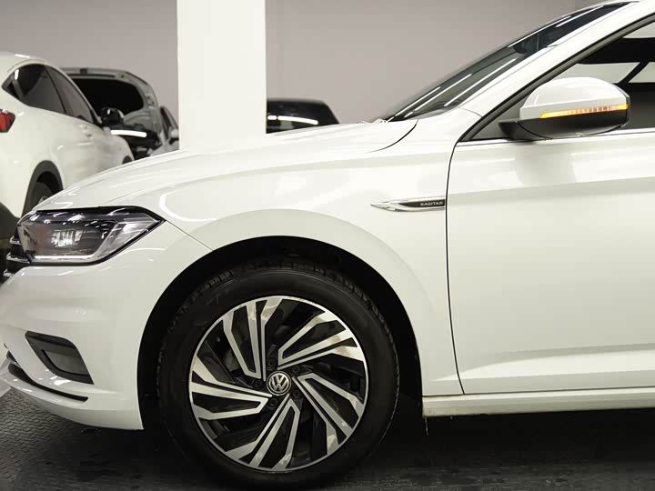 Фото 8 - Volkswagen Sagitar L