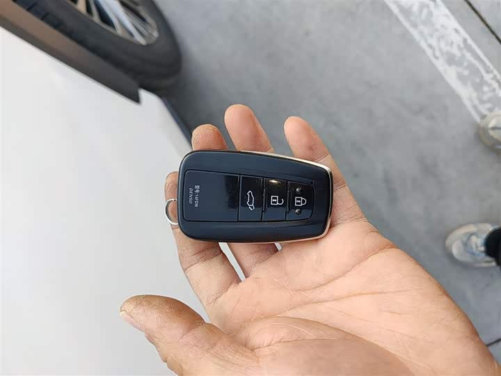 Фото 9 - Toyota Wildlander