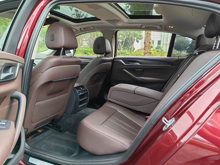 Фото 9 - BMW 5 Series