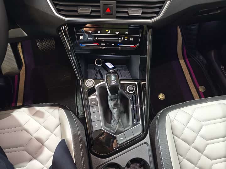 Фото 9 - Volkswagen Tayron