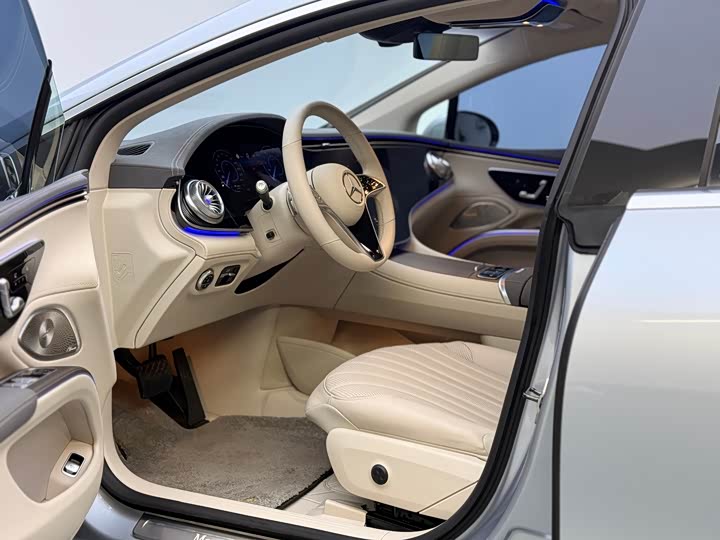 Фото 9 - Mercedes-Benz EQS