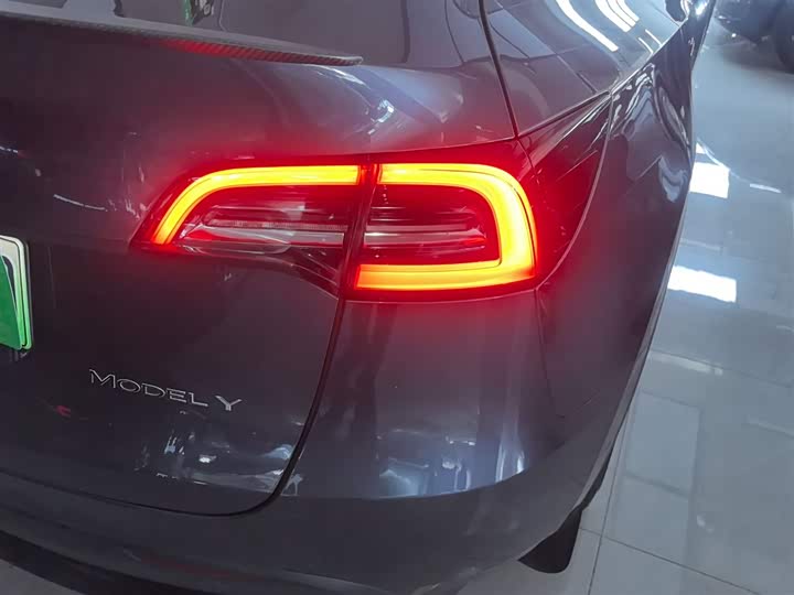 Фото 8 - Tesla Model Y