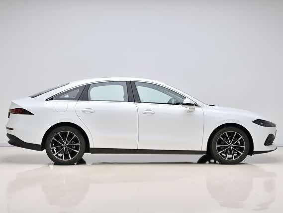 Фото 8 - Roewe D7