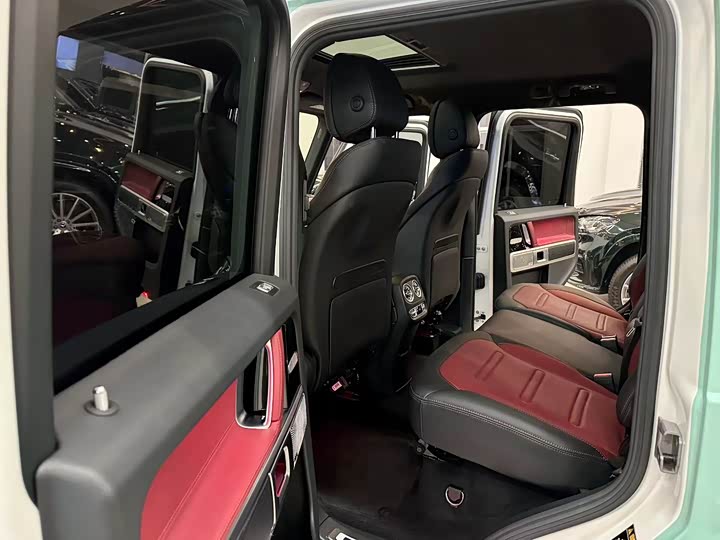 Фото 9 - Mercedes-Benz G-Class