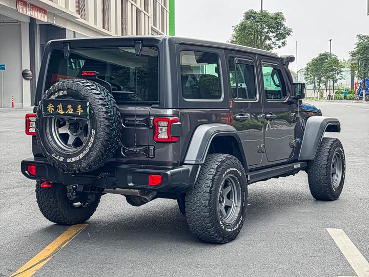 Фото 4 - Jeep Wrangler Hybrid