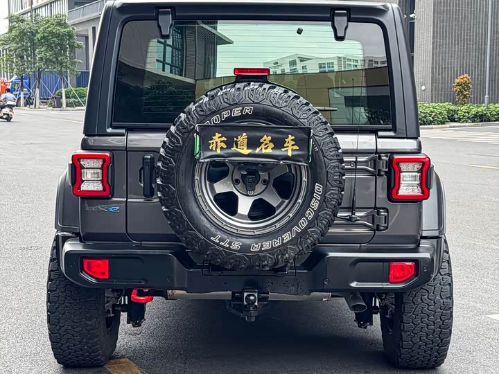 Фото 5 - Jeep Wrangler Hybrid