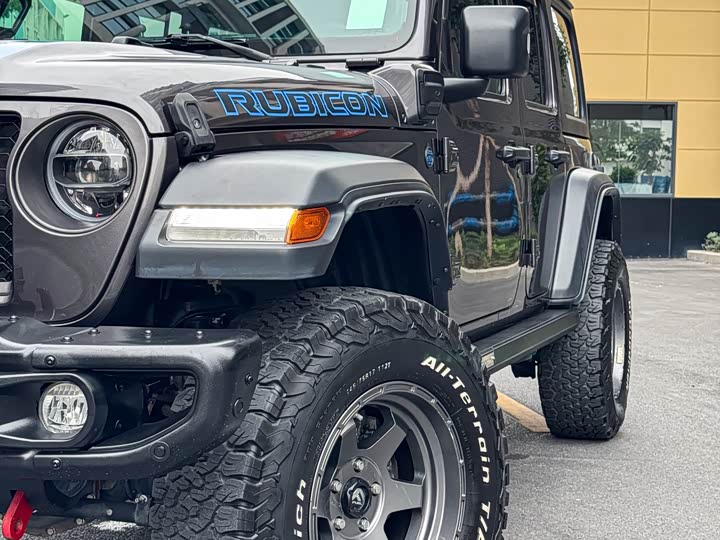 Фото 8 - Jeep Wrangler Hybrid